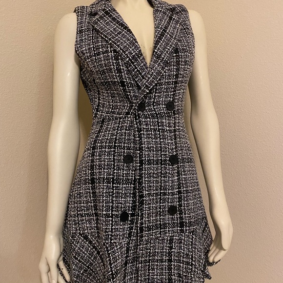 Mini Elegant Dress - Picture 2 of 4